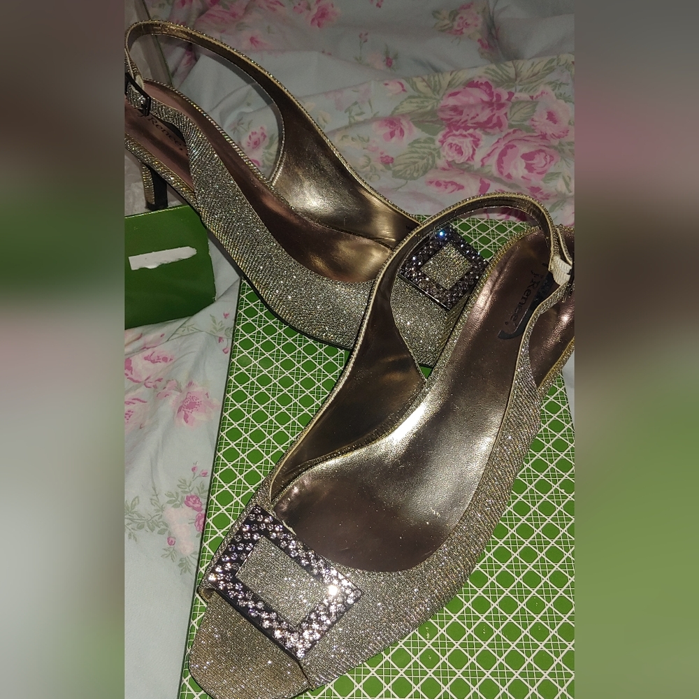 J Renee 11M Silver/Pewter Metallic Slingback Peeptoe Kitten Heels